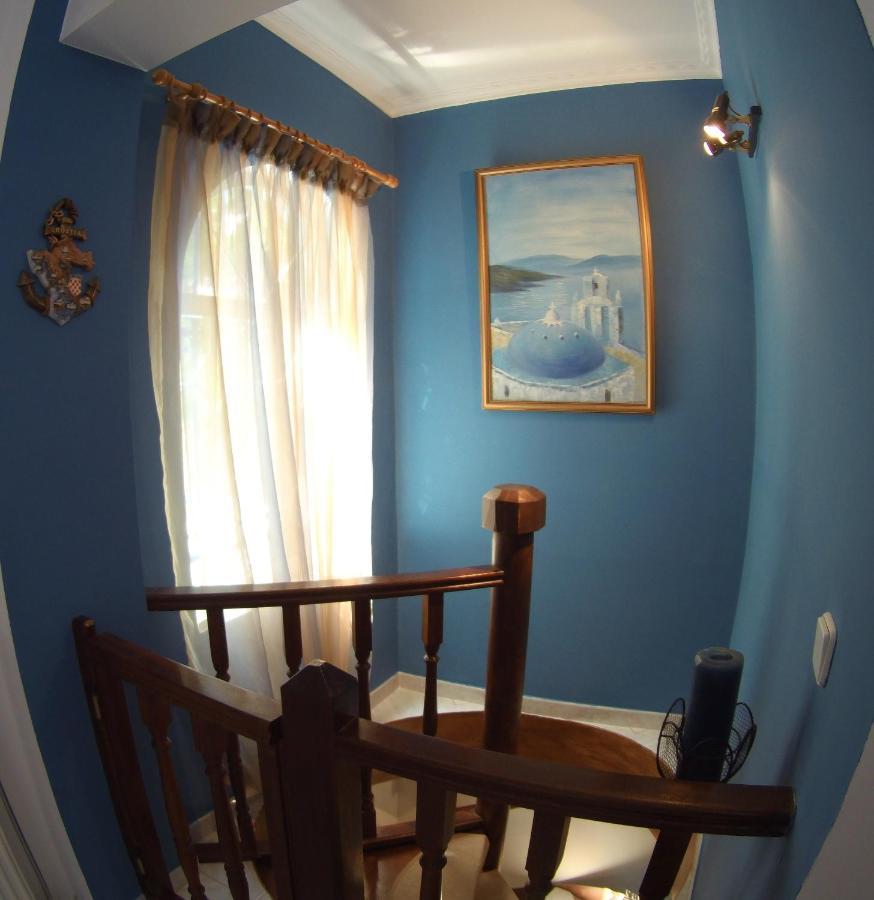 Blue & White Maisonette Over The Sea Near Sounio Cap Cap Sounion Extérieur photo